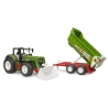 Tracteur avec chargeur avant et remorque basculante