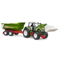 Tracteur avec chargeur avant et remorque basculante