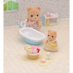 Baignoire et bébé ours