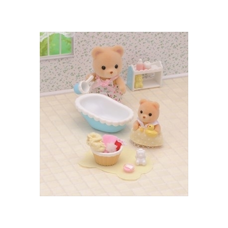 Baignoire et bébé ours