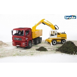 Camion benne MAN avec excavatrice