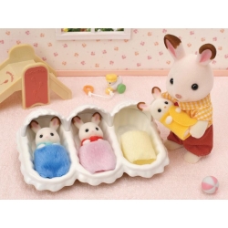 Sylvanian Families - Triplés lapin chocolat et accessoires puériculture