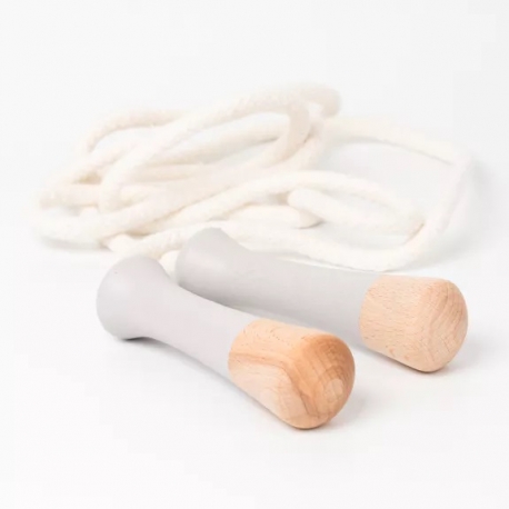 Corde à sauter en bois gris