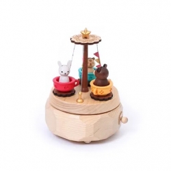 Boîte à musique en bois -  Tasses